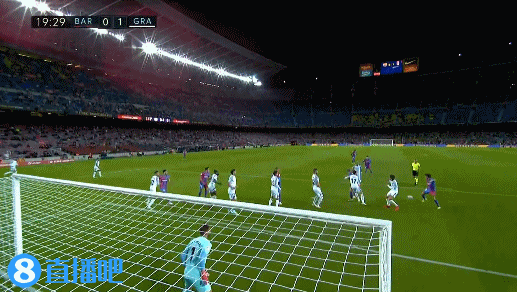 圣诞节五大联赛榜首球队大盘点：阿森纳、巴萨领衔（圣诞档五大联赛领头羊巡礼：阿森纳与巴萨领跑）