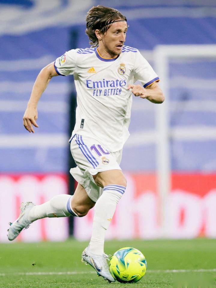 高效发挥！亚历山大半场6中5拿到17分3篮板3助攻